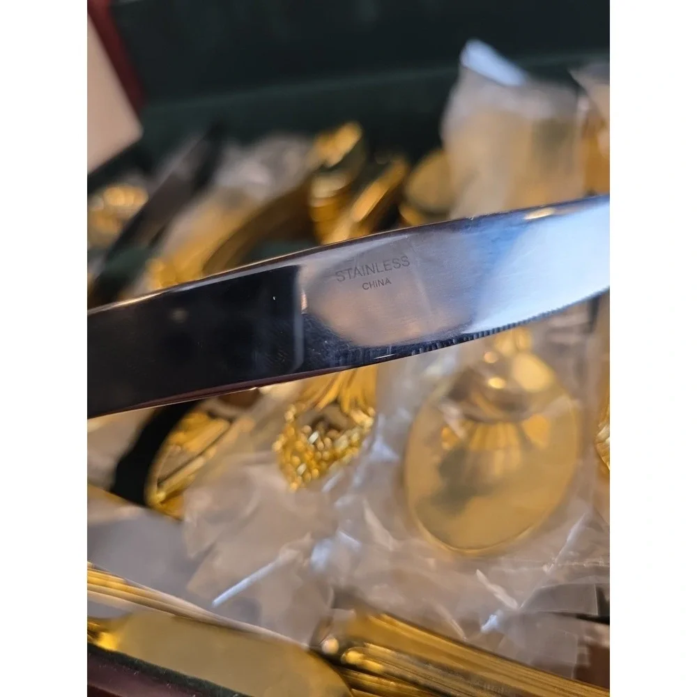 The Unbranded Brand beautiful gold
